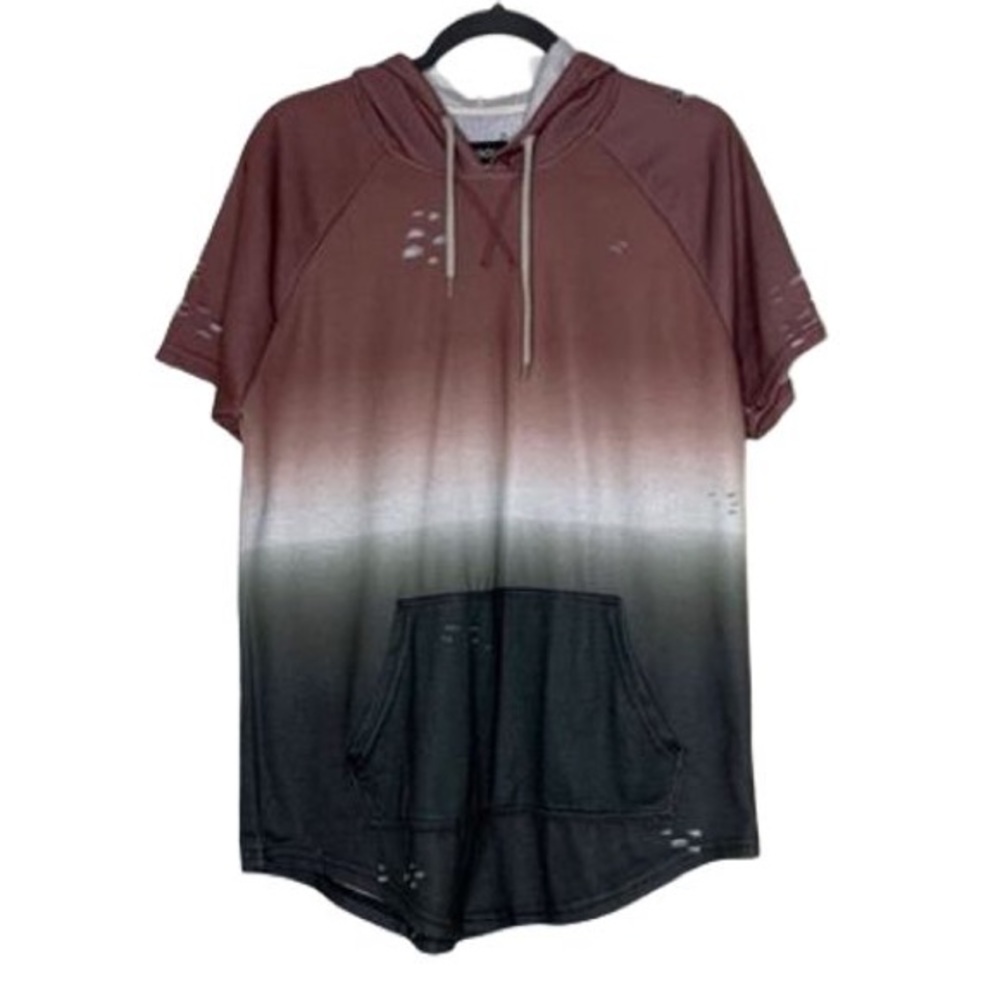 💪🏽Young Me’s Never Worn pullover.